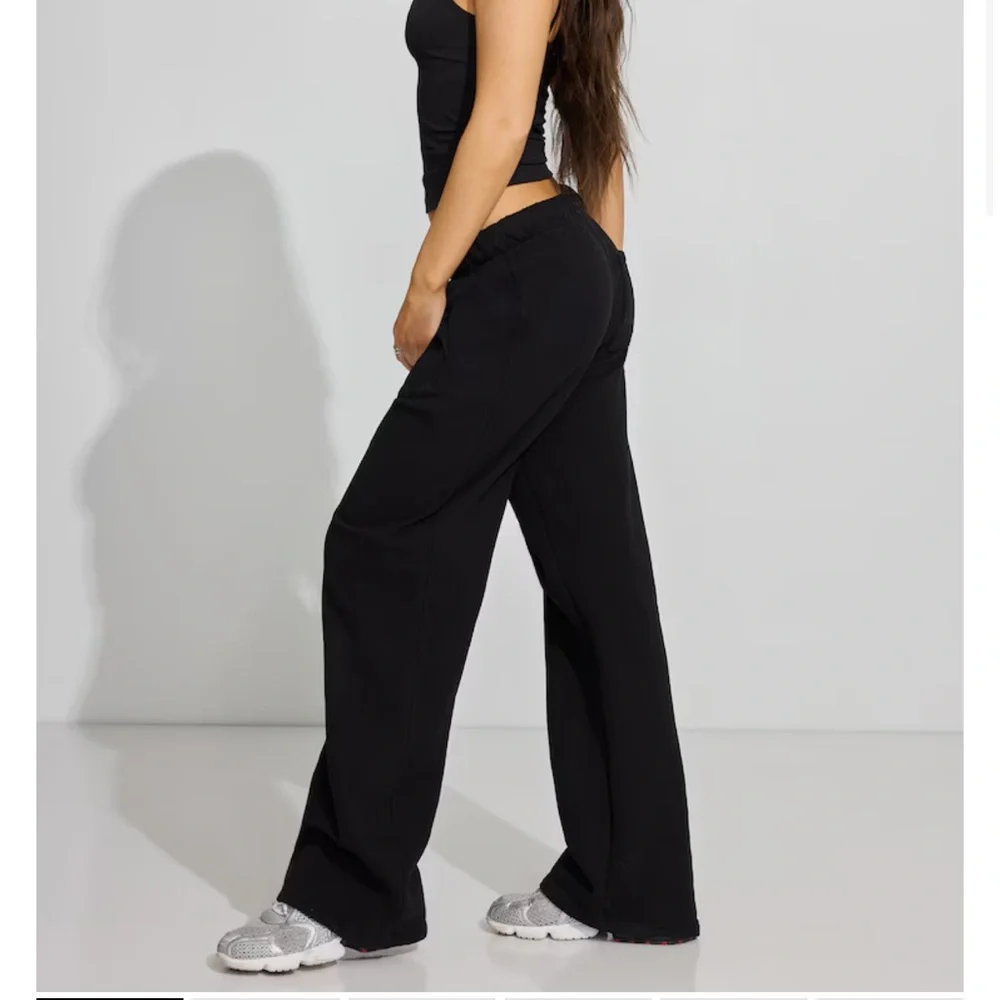 Garage UltraFleece Straight Leg Sweatpants Black NWT Size L - Picture 3 of 10